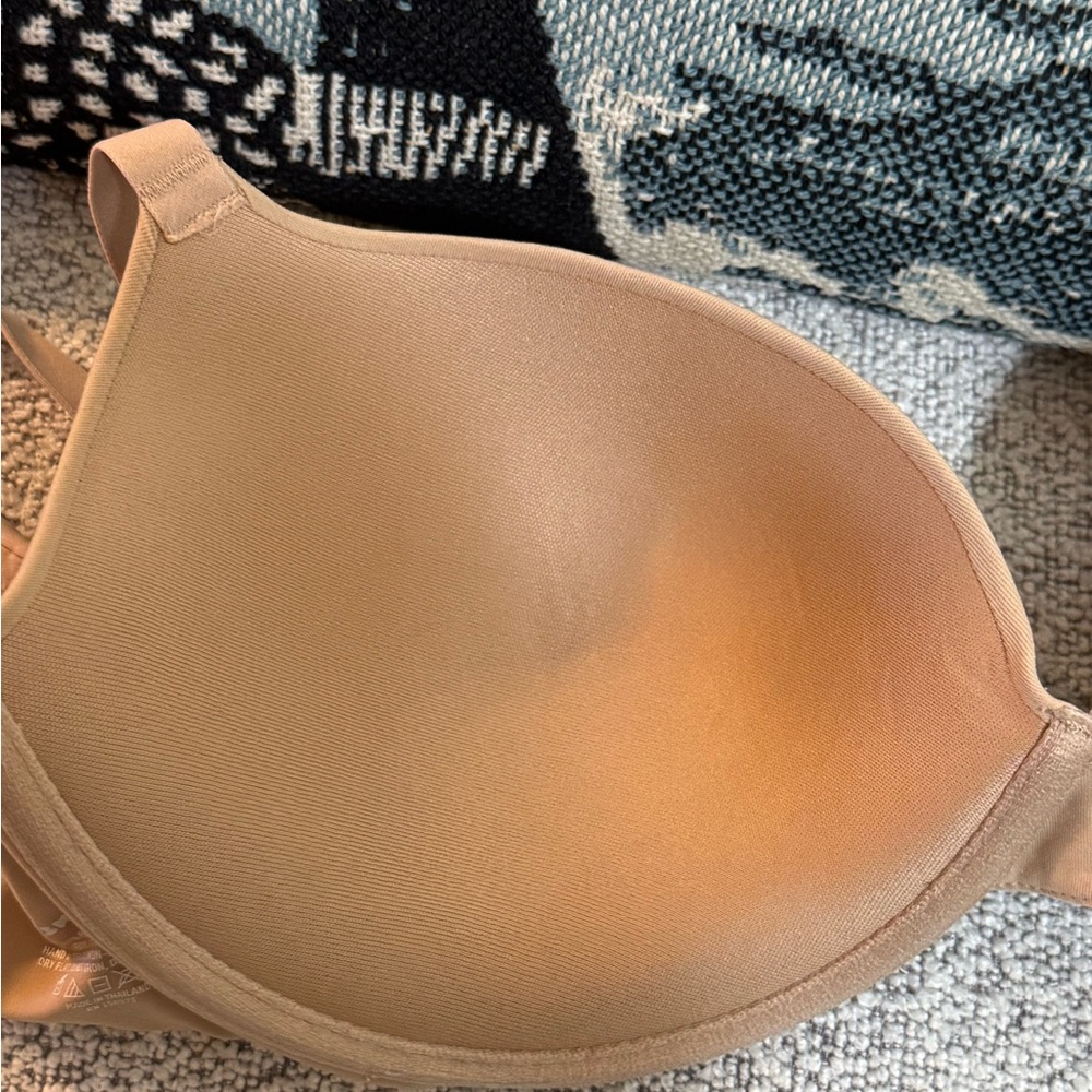 SKIMS Classic Tan Bra - Picture 3 of 6